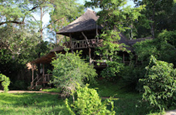 Bua River Lodge