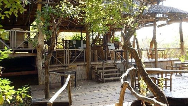 Bua River Lodge